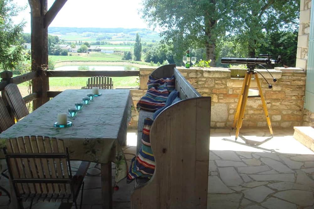 Veranda side